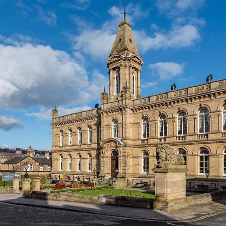 Riverside Balcony Apartment With Parking Just Minutes To Saltaire Shipley (West Yorkshire) Bagian luar foto