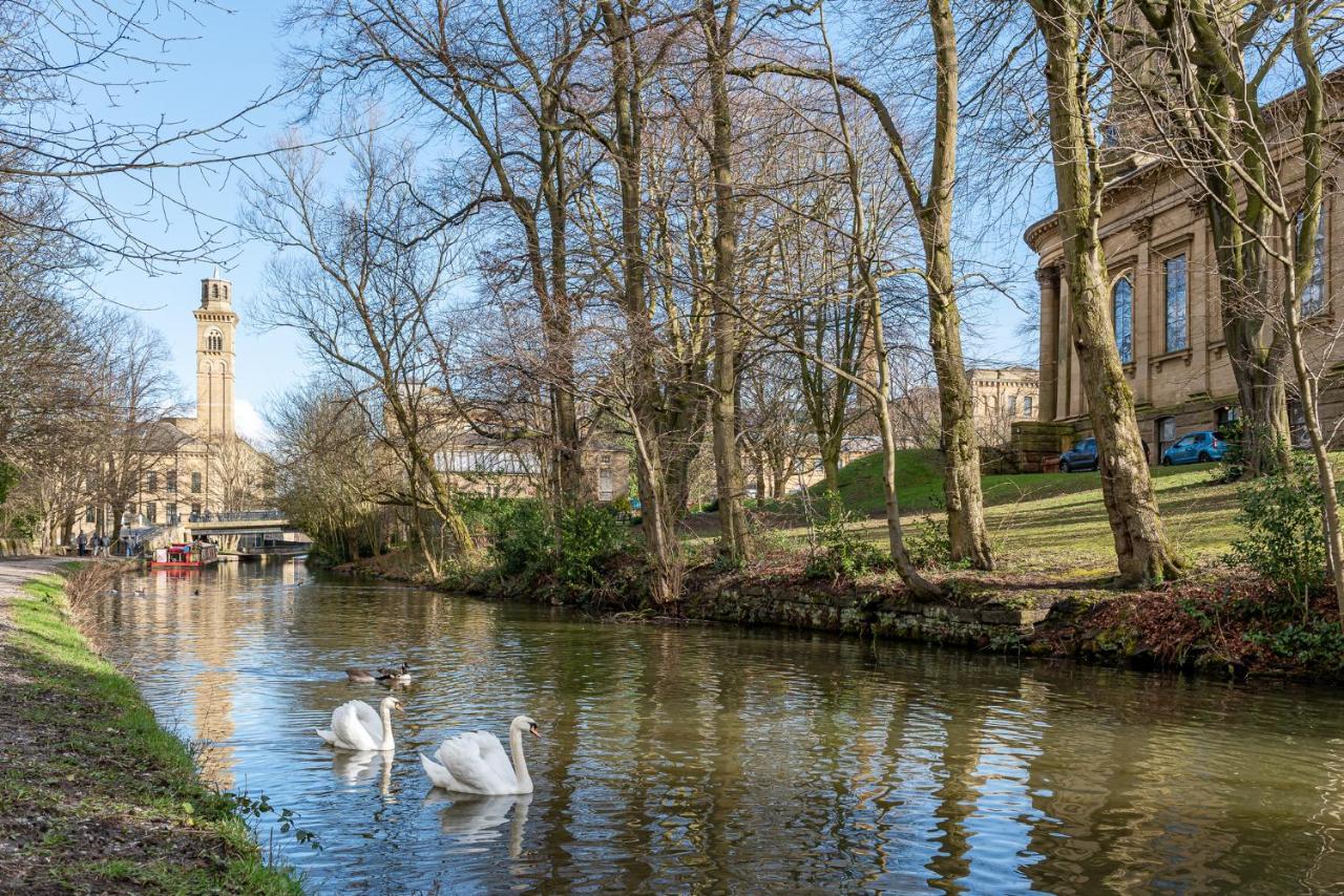 Riverside Balcony Apartment With Parking Just Minutes To Saltaire Shipley (West Yorkshire) Bagian luar foto