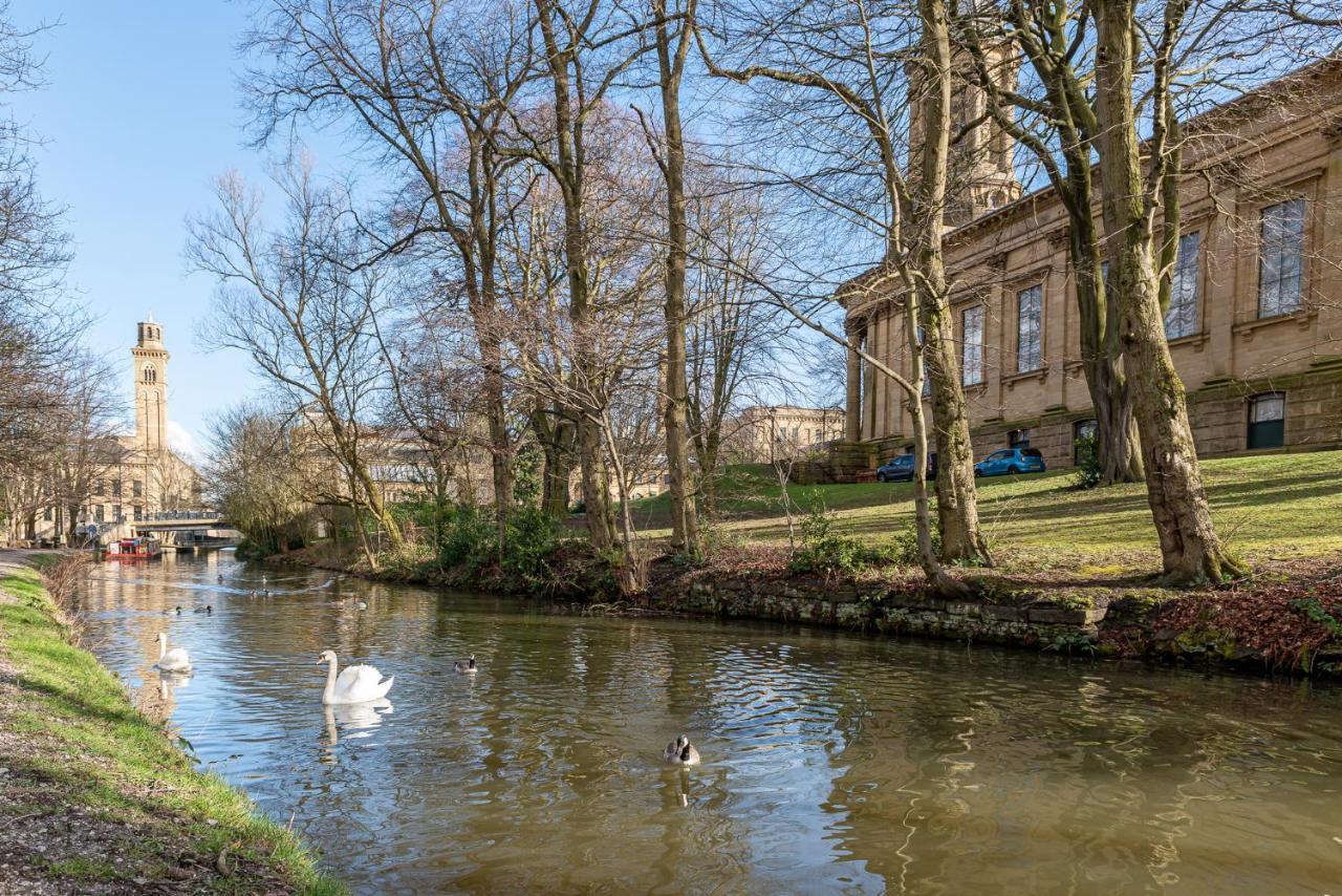 Riverside Balcony Apartment With Parking Just Minutes To Saltaire Shipley (West Yorkshire) Bagian luar foto