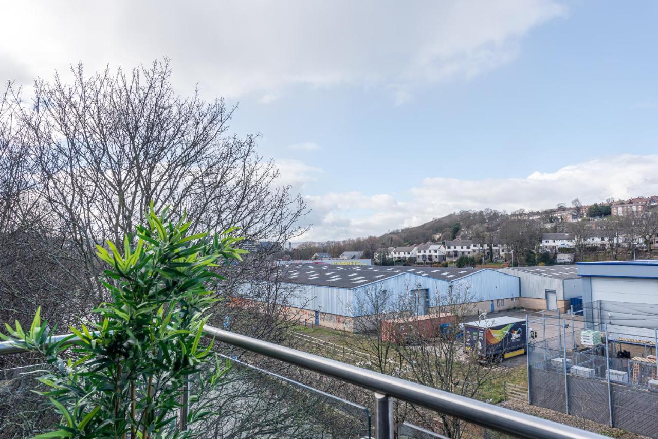 Riverside Balcony Apartment With Parking Just Minutes To Saltaire Shipley (West Yorkshire) Bagian luar foto