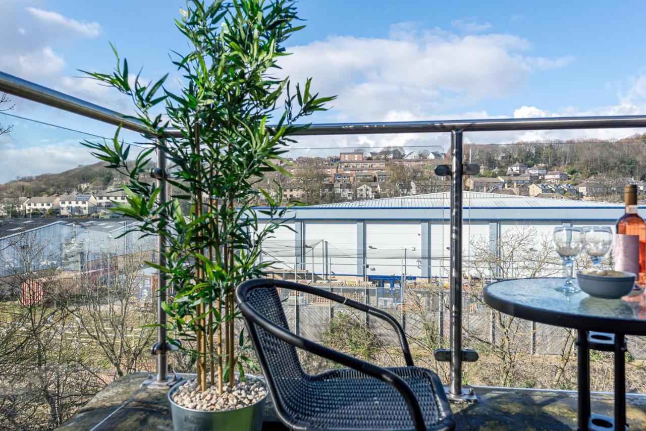 Riverside Balcony Apartment With Parking Just Minutes To Saltaire Shipley (West Yorkshire) Bagian luar foto