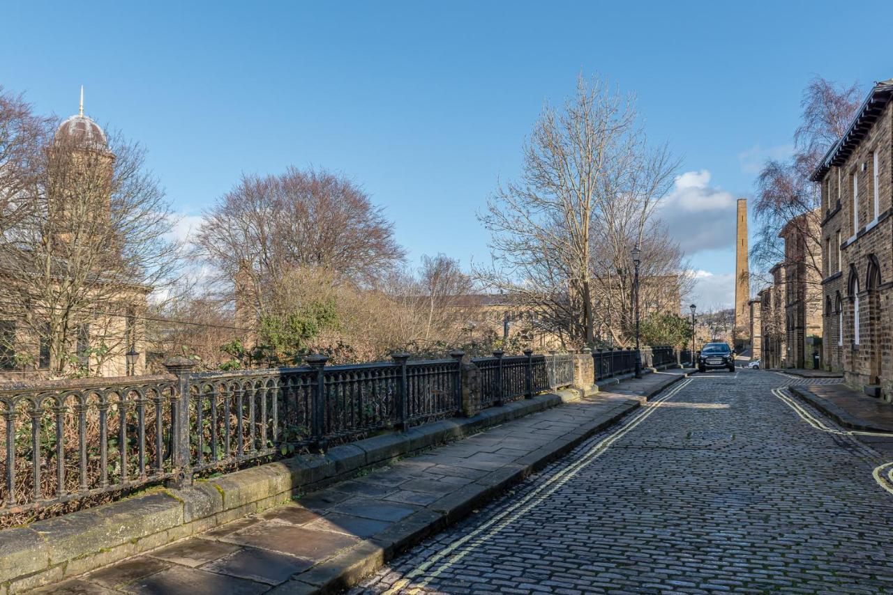 Riverside Balcony Apartment With Parking Just Minutes To Saltaire Shipley (West Yorkshire) Bagian luar foto