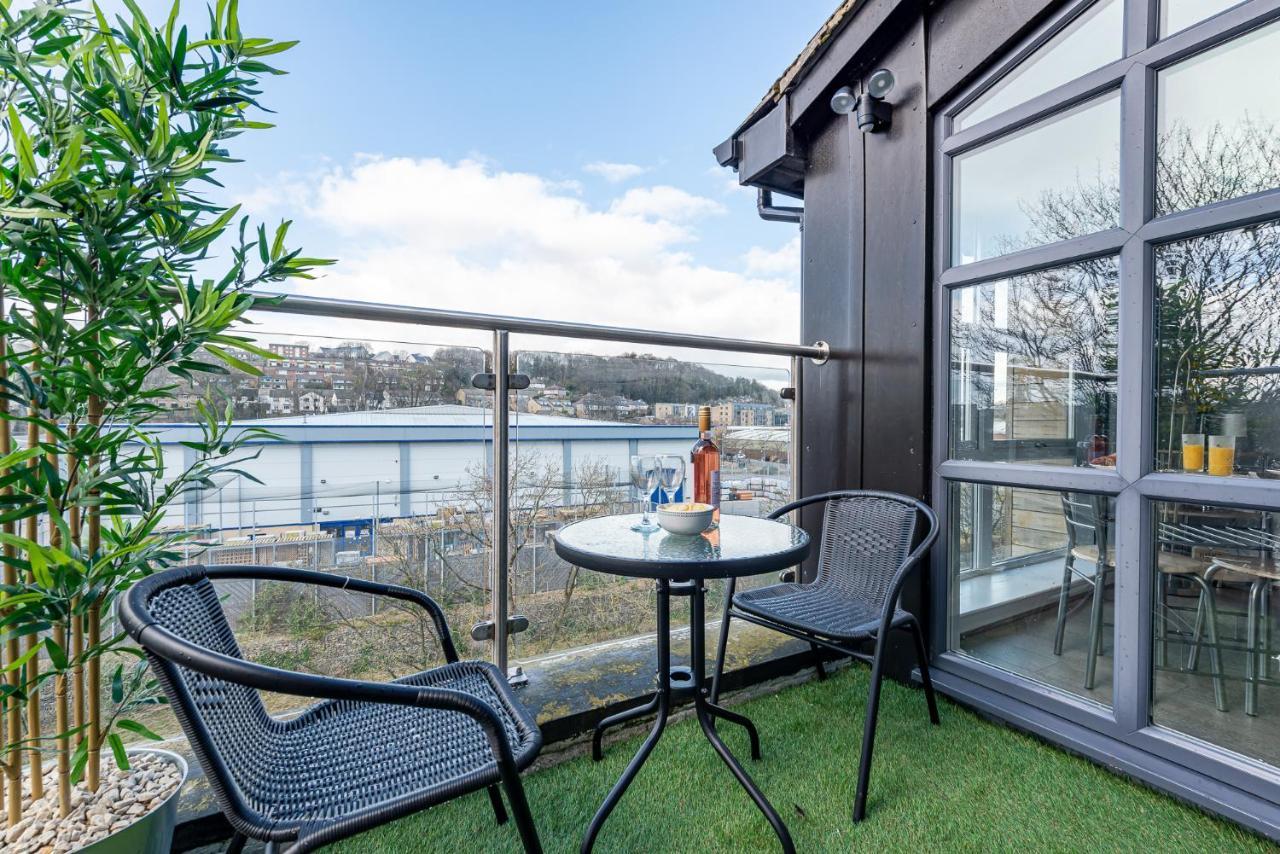 Riverside Balcony Apartment With Parking Just Minutes To Saltaire Shipley (West Yorkshire) Bagian luar foto