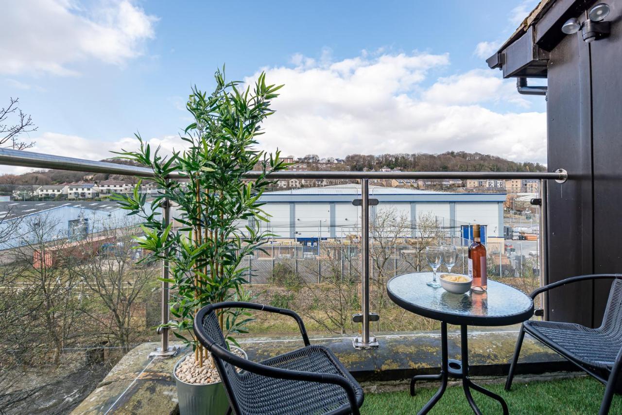 Riverside Balcony Apartment With Parking Just Minutes To Saltaire Shipley (West Yorkshire) Bagian luar foto